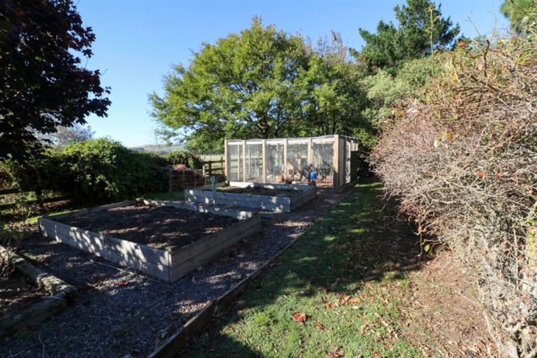 Photo of property in 210 Cowper Road, Dannevirke, 4976