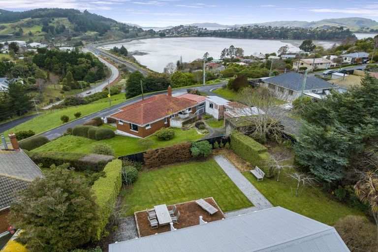 Photo of property in 2 Downes Road, Roseneath, Port Chalmers, 9023