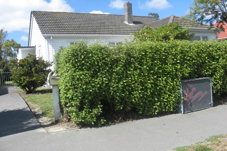 Photo of property in 325 Riccarton Road, Upper Riccarton, Christchurch, 8041