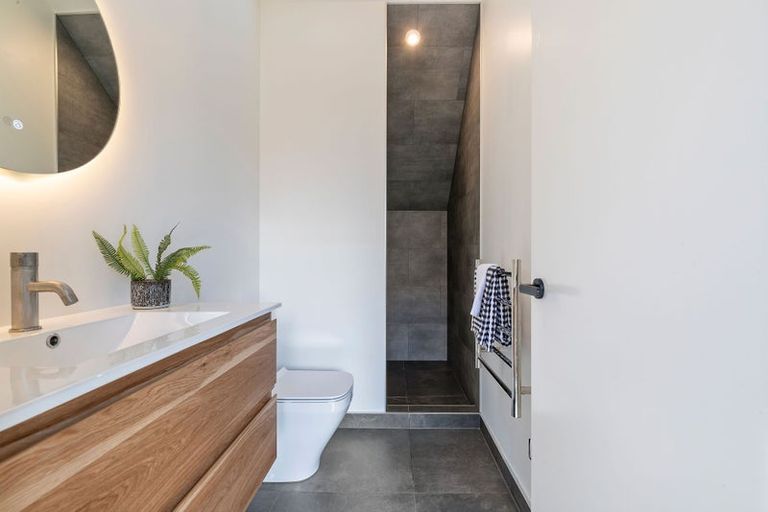 Photo of property in 3 Curvey Court, Jacks Point, 9371