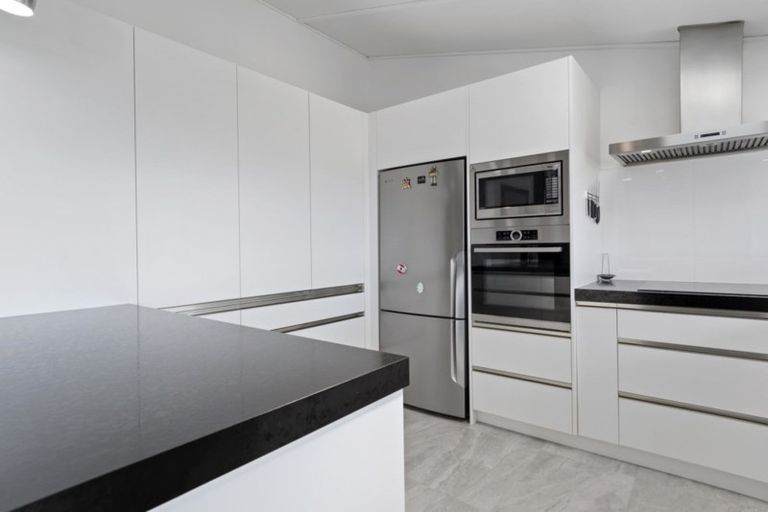 Photo of property in 18 Sutherland Road, Brookfield, Tauranga, 3110