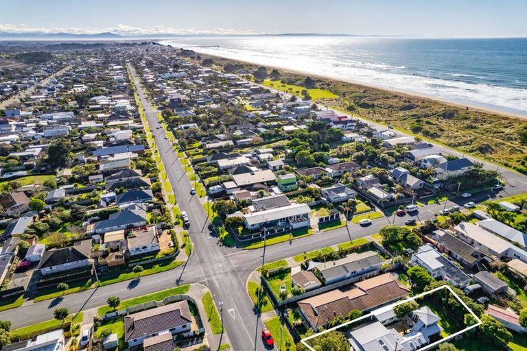 Photo of property in 207 Pine Avenue, South New Brighton, Christchurch, 8062