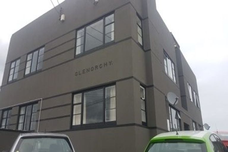 Photo of property in 2/2 Emerson Street, Petone, Lower Hutt, 5012