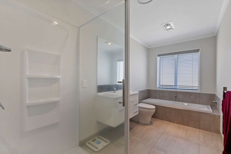 Photo of property in 7b Collingwood Road, Waiuku, 2123