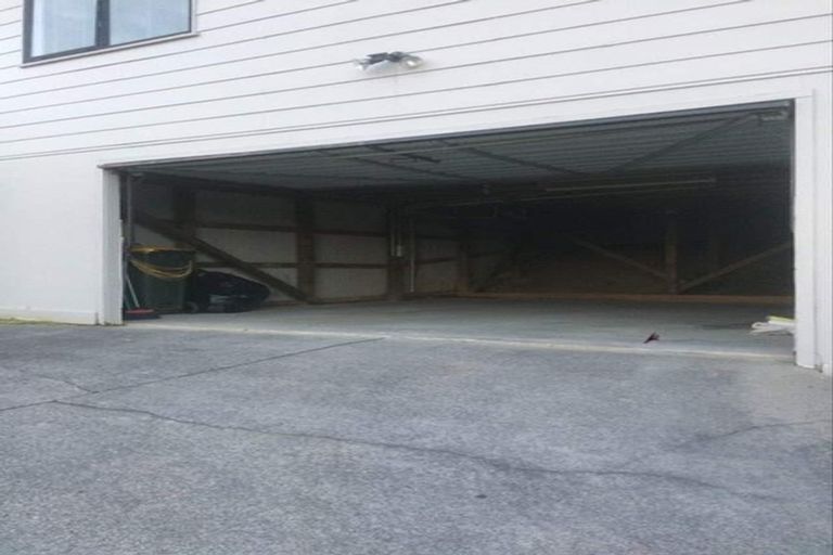 Photo of property in 1/7 Romulus Place, Totara Vale, Auckland, 0629