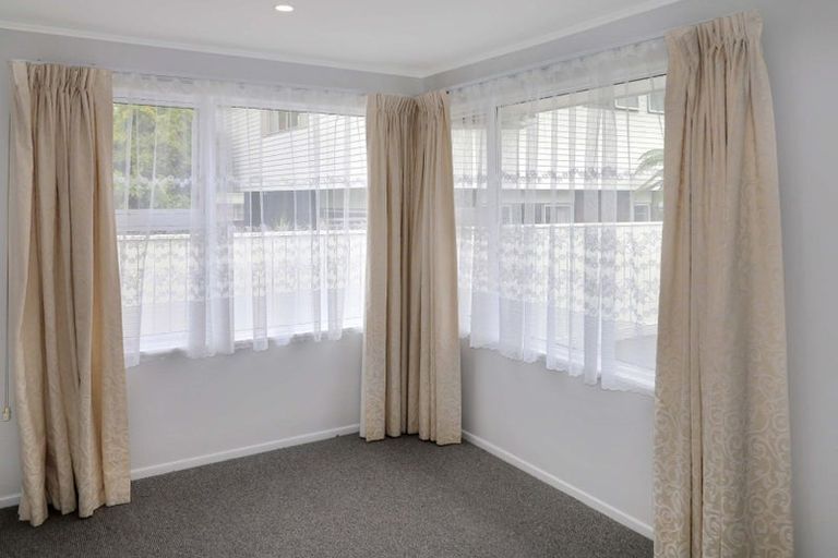 Photo of property in 48c Queens Grove, Hutt Central, Lower Hutt, 5010