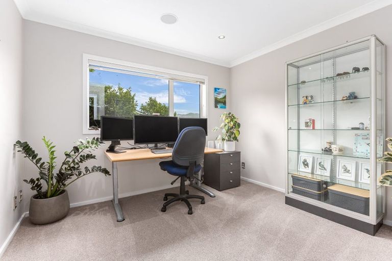 Photo of property in 15 Sumner Terrace, Aotea, Porirua, 5024