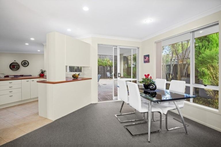 Photo of property in 55 Mt Lebanon Crescent, The Gardens, Auckland, 2105