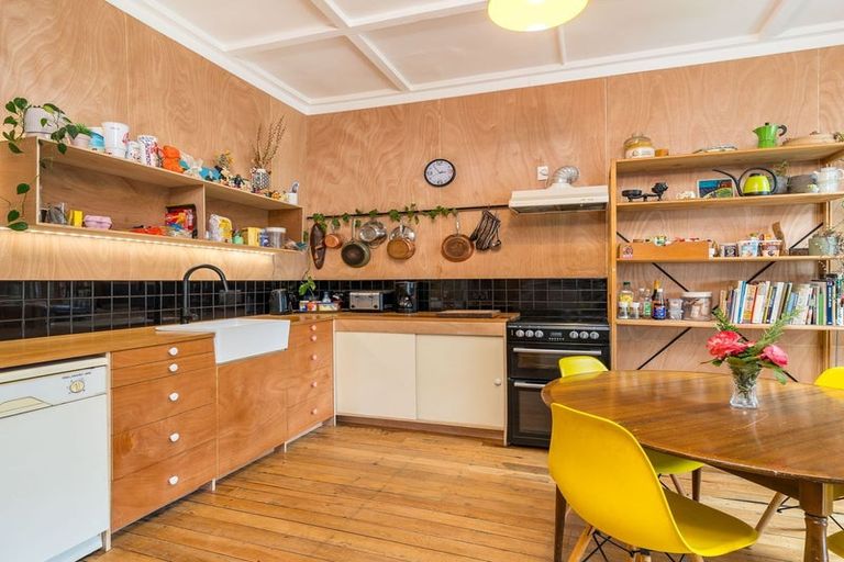 Photo of property in 395 South Road, Caversham, Dunedin, 9012