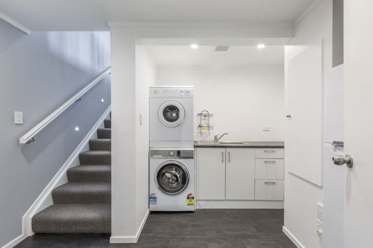 Photo of property in 82 Sylvan Avenue, Northcote, Auckland, 0627