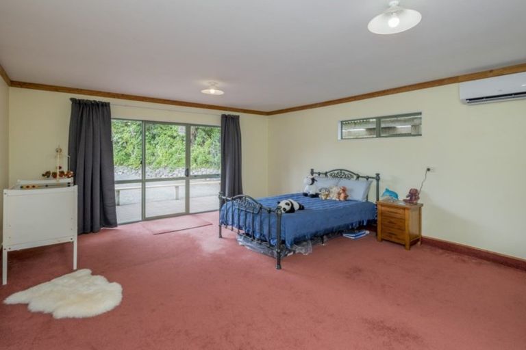 Photo of property in 14 Makahika Road, Levin, 5571