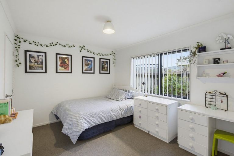 Photo of property in 20 Gandalf Crescent, Paraparaumu, 5032