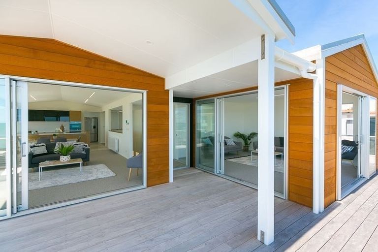 Photo of property in 16 Hine Street, New Plymouth, 4310