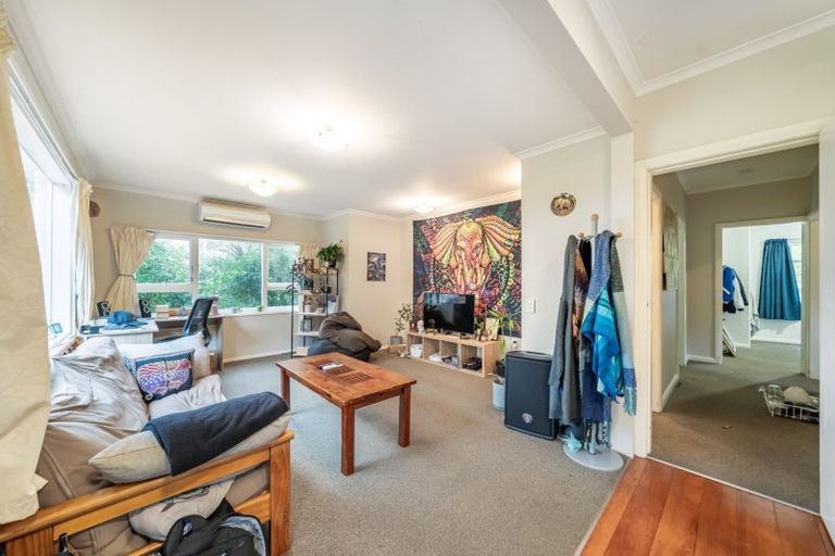 Photo of property in 62 Tio Tio Road, Miramar, Wellington, 6022