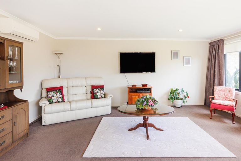 Photo of property in 28 Heretaunga Street, Palmerston North, 4414