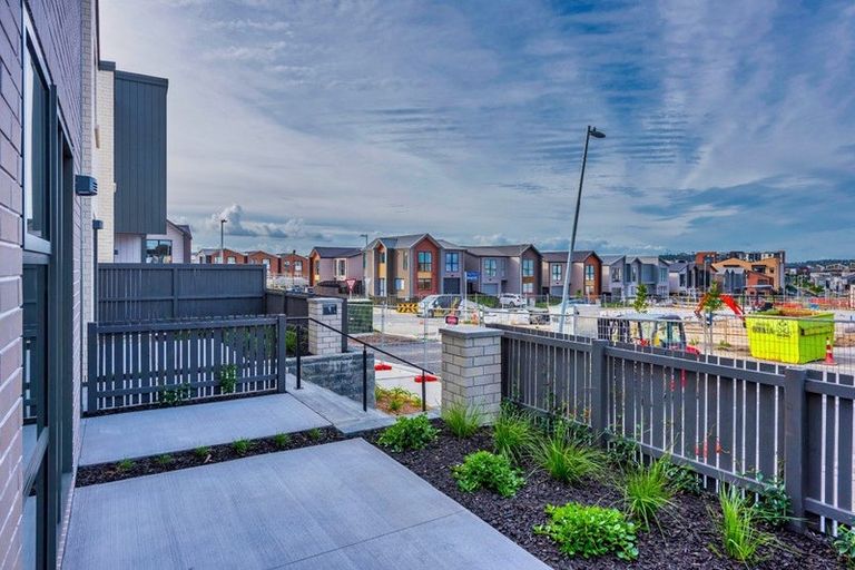 Photo of property in 11 Waenganui Road, Hobsonville, Auckland, 0616