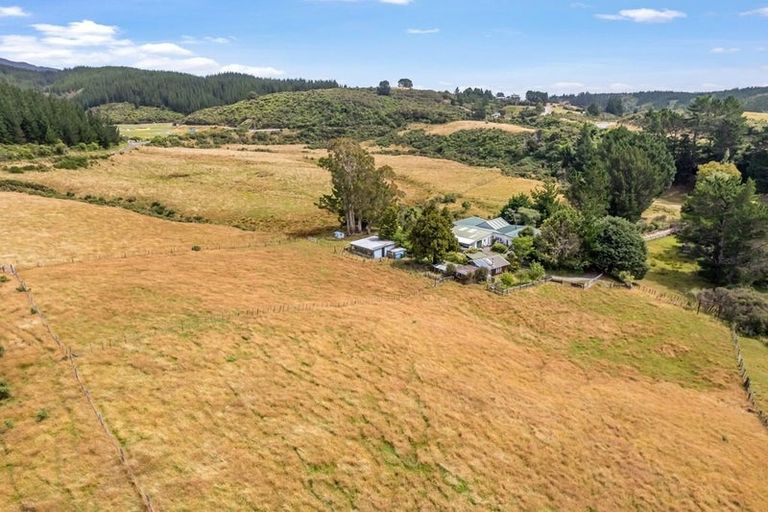 Photo of property in 1458b State Highway 2, Kaitoke, Upper Hutt, 5018