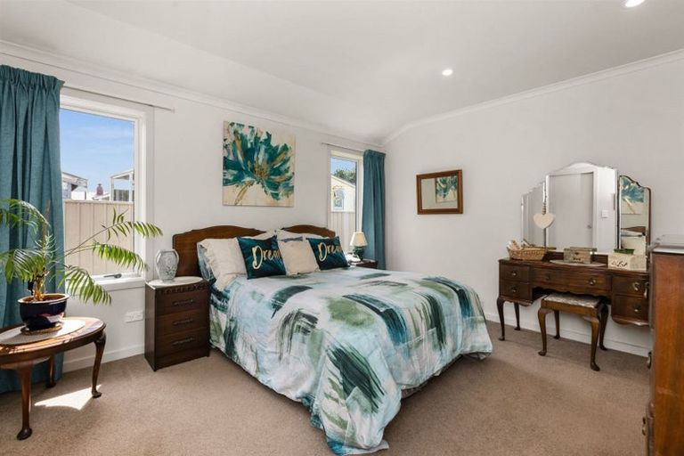 Photo of property in 5 Gregory Grove, Clive, 4102