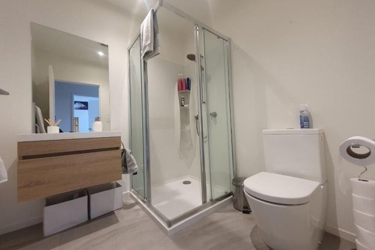 Photo of property in 22 Tapuwae Way, Mangere Bridge, Auckland, 2022