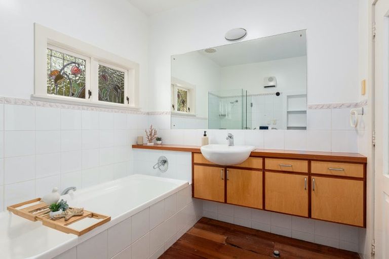 Photo of property in 89 Paremata Road, Paremata, Porirua, 5024