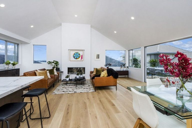 Photo of property in 2/43 Princes Street, Northcote Point, Auckland, 0627