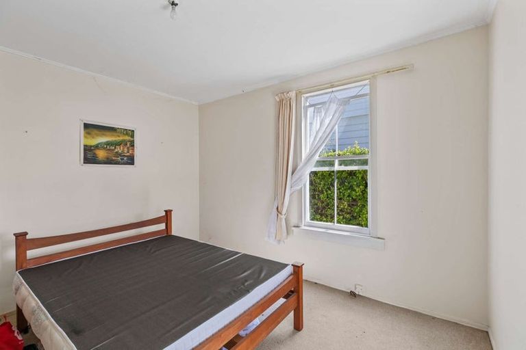 Photo of property in 19 William Bond Street, Stanley Point, Auckland, 0624