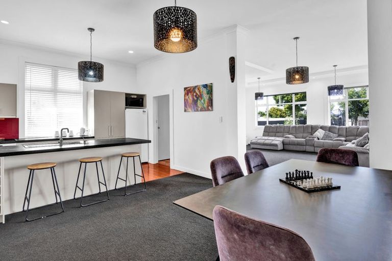 Photo of property in 21 Maire Street, Hawera, 4610