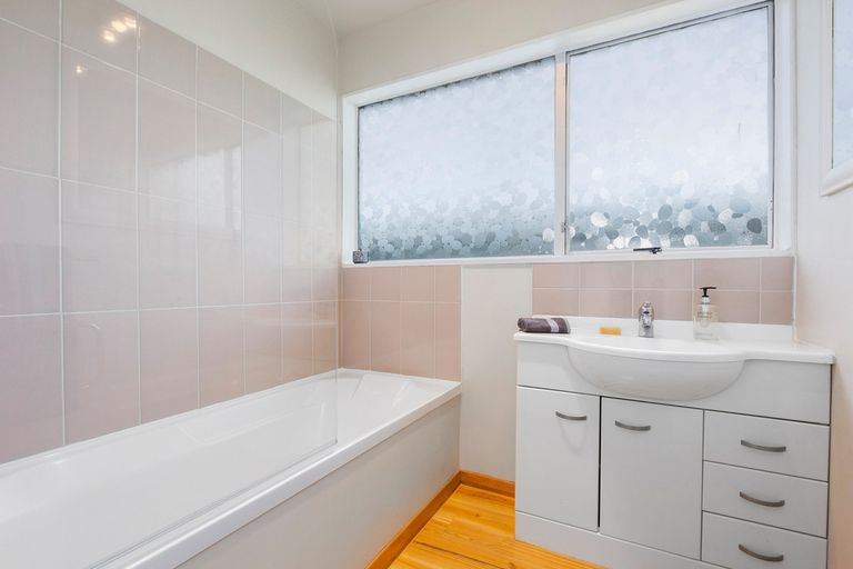 Photo of property in 2 Challis Street, Vauxhall, Dunedin, 9013