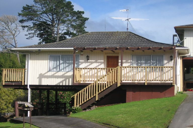 Photo of property in 1/323 Triangle Road, Massey, Auckland, 0614