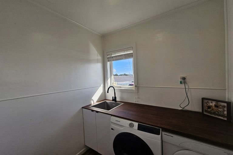 Photo of property in 51a Vodanovich Road, Te Atatu South, Auckland, 0610