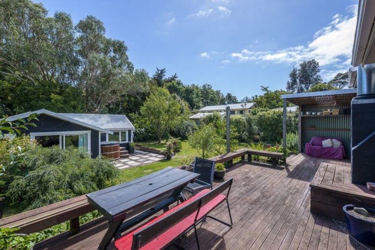 Photo of property in 19 Glen Road, Raumati South, Paraparaumu, 5032