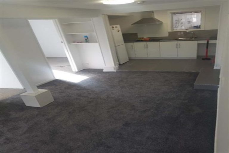 Photo of property in 6 Tawavale Crescent, Totara Vale, Auckland, 0629