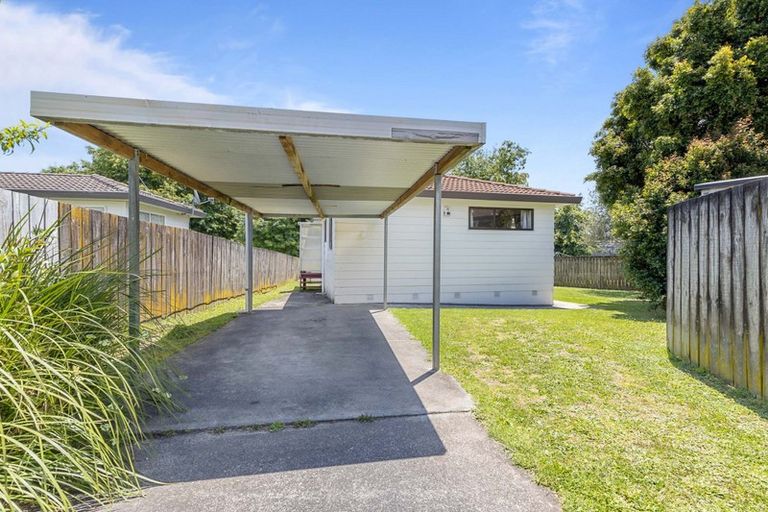 Photo of property in 2/5 Ebenezer Way, Clendon Park, Auckland, 2103