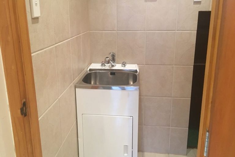 Photo of property in 18 Shetland Street, Glen Eden, Auckland, 0602