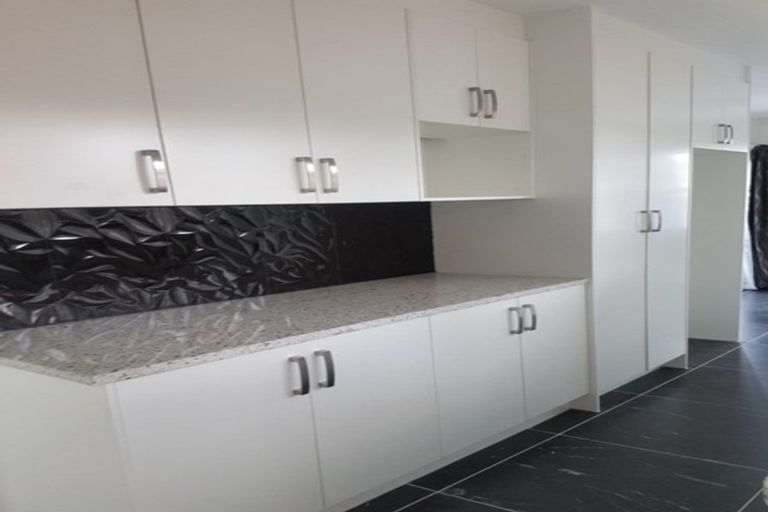 Photo of property in 21 Royal Arch Place, Rosehill, Papakura, 2113