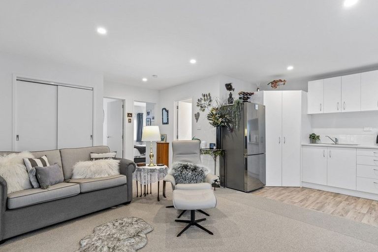 Photo of property in 11 Kamahi Crescent, Papamoa Beach, Papamoa, 3118