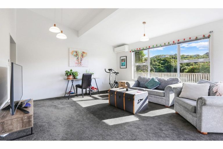 Photo of property in 100b Normandale Road, Normandale, Lower Hutt, 5010