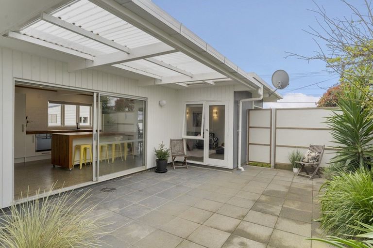 Photo of property in 34 Gray Avenue, Paraparaumu Beach, Paraparaumu, 5032
