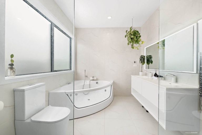 Photo of property in 80 Weatherly Drive, Beachlands, Auckland, 2018