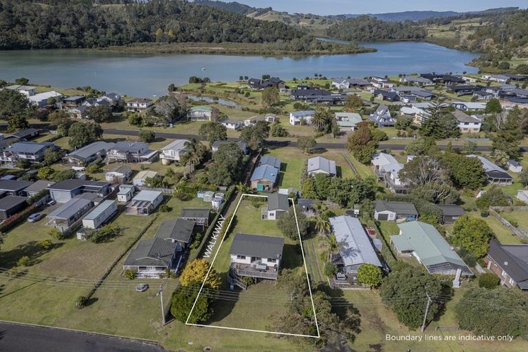 Photo of property in 20 Hardy Place, Cooks Beach, Whitianga, 3591