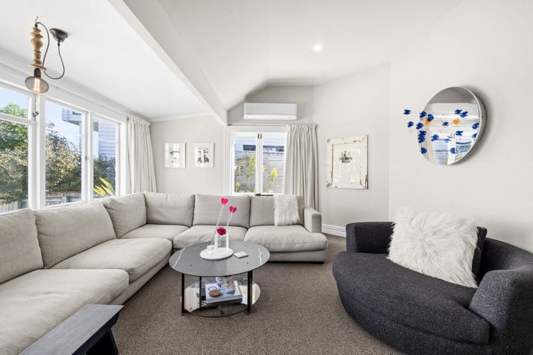 Photo of property in 14 Colenso Avenue, Hospital Hill, Napier, 4110