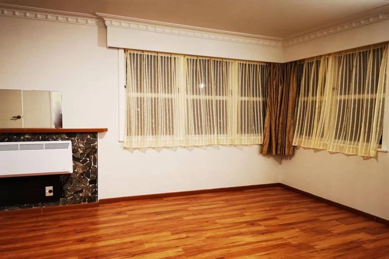 Photo of property in 24 Ted William Street, New Windsor, Auckland, 0600