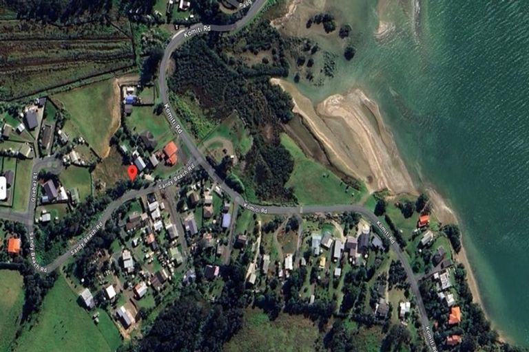 Photo of property in 8 Sandy Beach Road, Tinopai, 0593