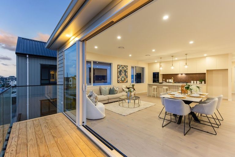 Photo of property in 29 Kaupeka Road, Orewa, 0931