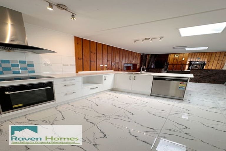 Photo of property in 2/20 Humphrey Kemp Avenue, Henderson, Auckland, 0612