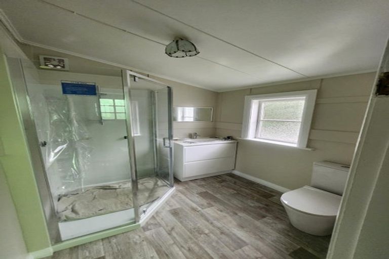 Photo of property in 46 Queens Drive, Lyall Bay, Wellington, 6022