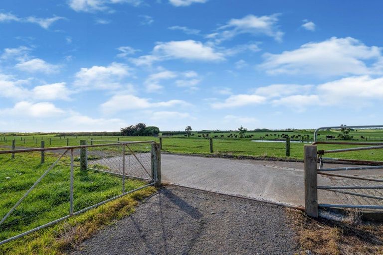 Photo of property in 306 Pungarehu Road, Pungarehu, 4685