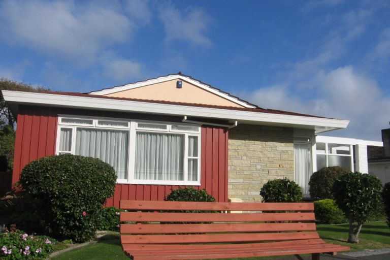 Photo of property in 43 Wai-iti Crescent, Woburn, Lower Hutt, 5010