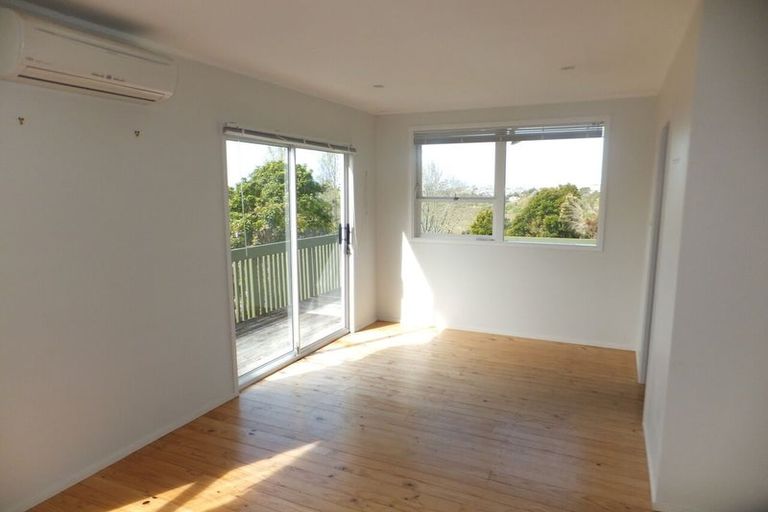 Photo of property in 46 Deuxberry Avenue, Northcote, Auckland, 0627