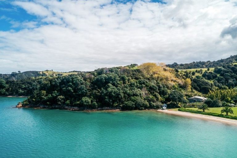 Photo of property in 92 Cowes Bay Road, Waiheke Island, 1971